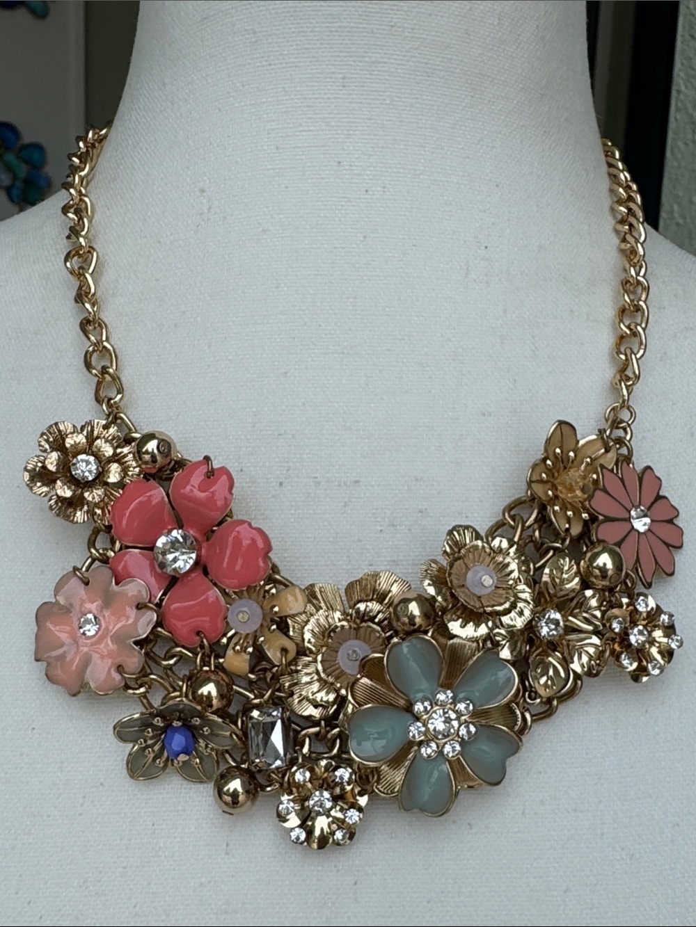 Talbots flower statement necklace - NWOT